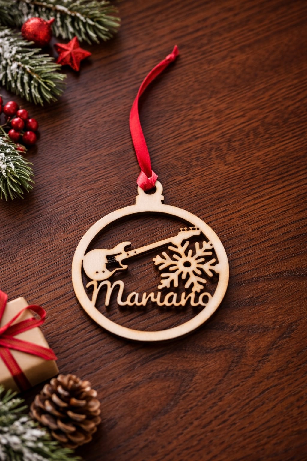 Adorno de Navidad de madera personalizado con nombre y guitarra para decoración navideña